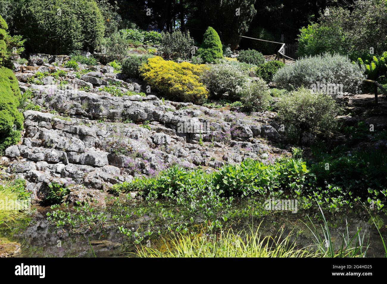 Le jardin de pierres de Parcevall Hall & Gardens, Skyreholme dans le North Yorkshire. Banque D'Images