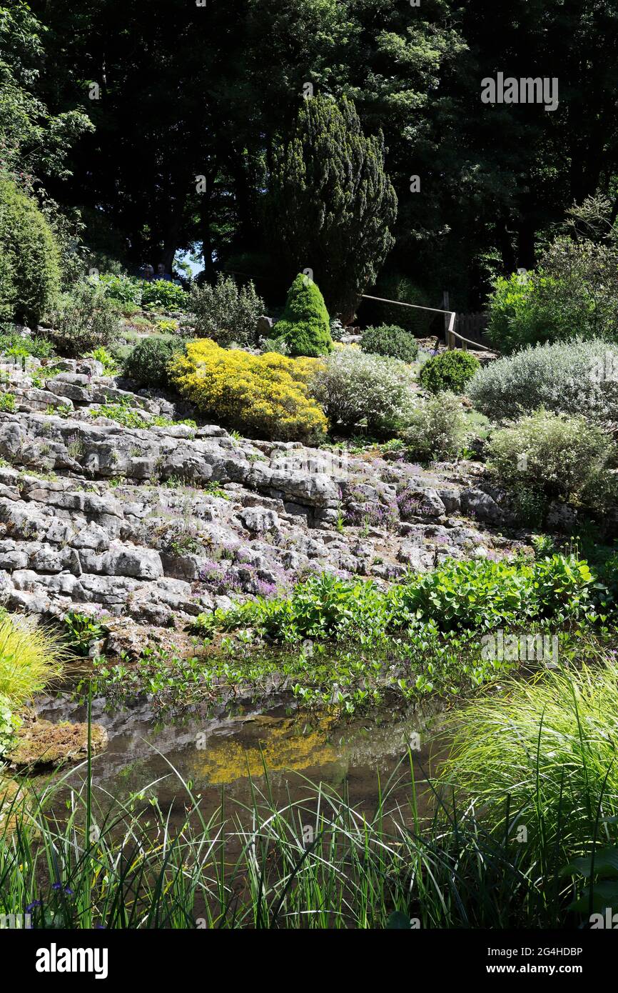 Le jardin de pierres de Parcevall Hall & Gardens, Skyreholme dans le North Yorkshire. Banque D'Images
