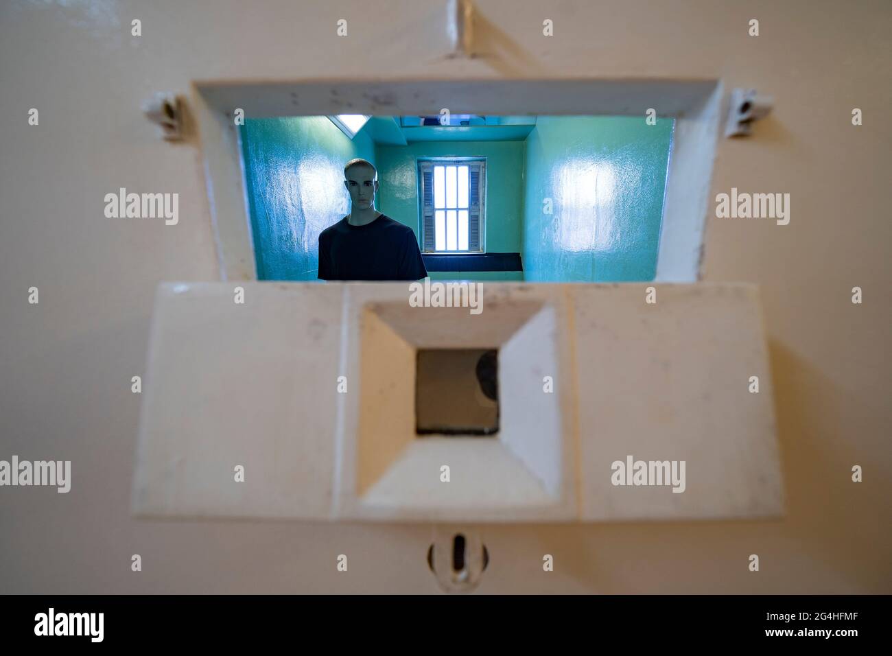 Ancienne cellule de surveillance du suicide à l'intérieur du hall du musée de la prison de Peterhead, Aberdeenshire, Écosse, Royaume-Uni Banque D'Images