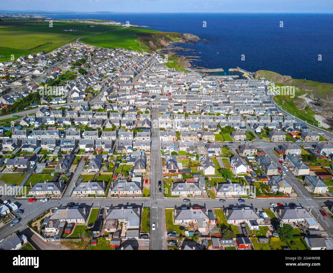 Vue aérienne du village de Portknockie, Moray Coast, Moray, Écosse, Royaume-Uni Banque D'Images