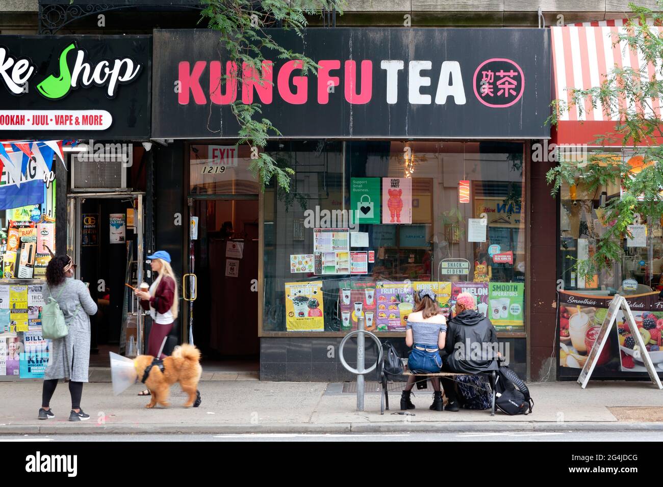 Kung Fu Tea, 1219 1st Ave, New York, NY. Façade extérieure d'un magasin de thé à bulles dans le quartier Upper East Side de Manhattan. Banque D'Images