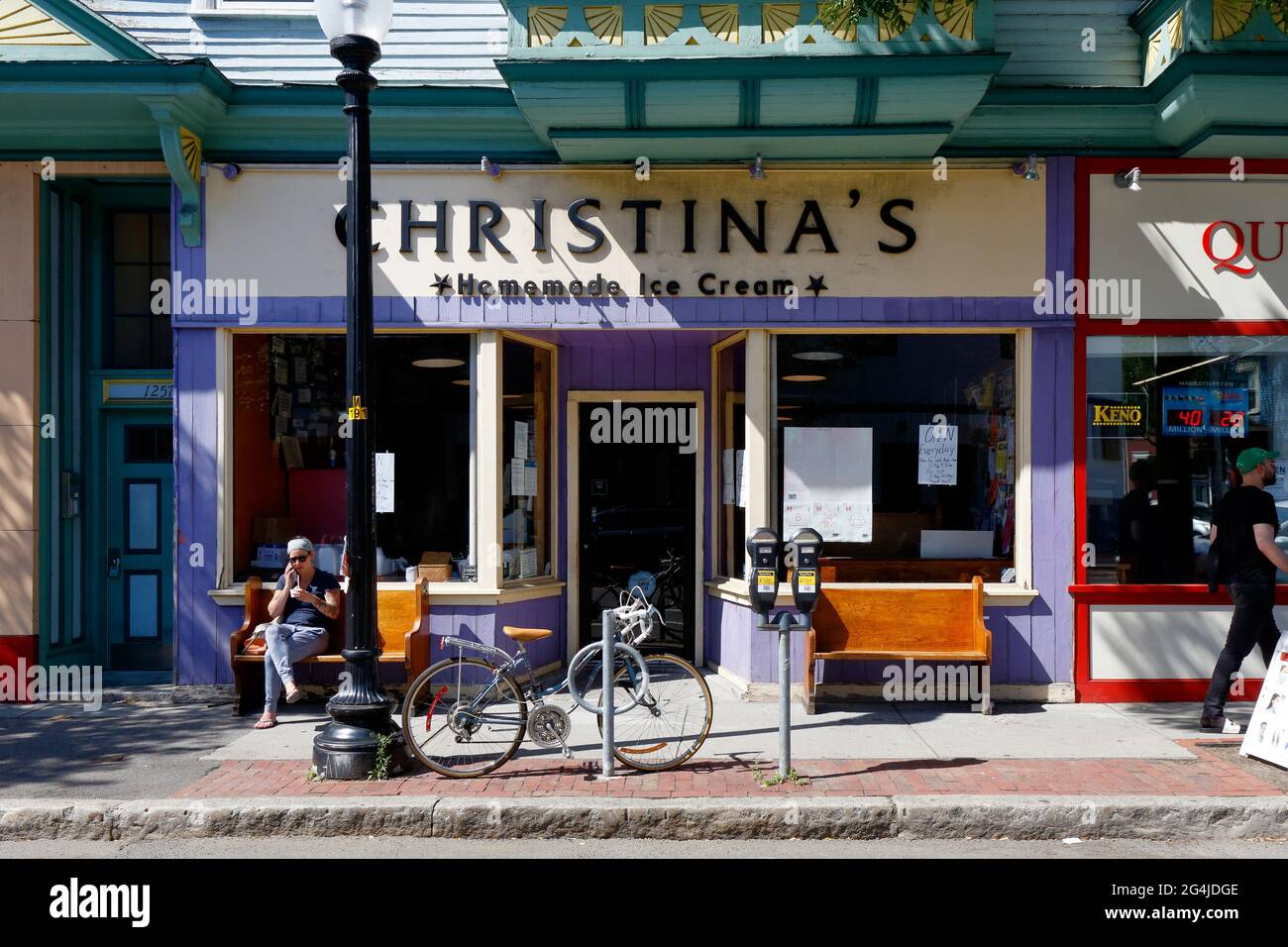 Christina's maison Ice Cream, 1255 Cambridge St, Cambridge, Massachusetts. Façade extérieure d'un magasin de glace dans le quartier Wellington-Harrington. Banque D'Images