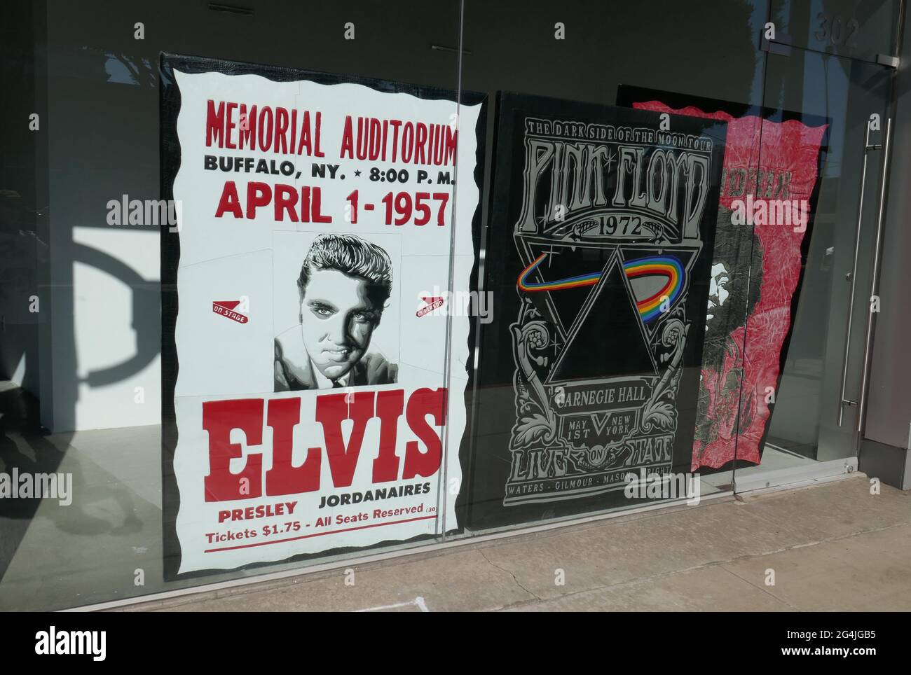 Los Angeles, Californie, États-Unis 21 juin 2021 UNE vue générale de l'atmosphère des concerts anciens Affiches Art of Elvis Presley, Pink Floyd et Jimi Hendrix le 21 juin 2021 à Los Angeles, Californie, États-Unis. Photo par Barry King/Alay stock photo Banque D'Images