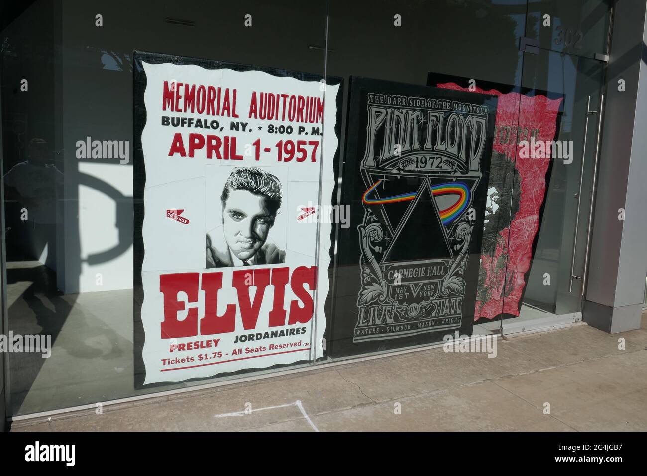 Los Angeles, Californie, États-Unis 21 juin 2021 UNE vue générale de l'atmosphère des concerts anciens Affiches Art of Elvis Presley, Pink Floyd et Jimi Hendrix le 21 juin 2021 à Los Angeles, Californie, États-Unis. Photo par Barry King/Alay stock photo Banque D'Images