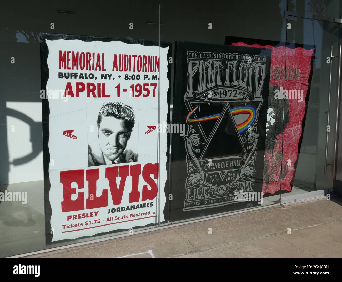 Los Angeles, Californie, États-Unis 21 juin 2021 UNE vue générale de l'atmosphère des concerts anciens Affiches Art of Elvis Presley, Pink Floyd et Jimi Hendrix le 21 juin 2021 à Los Angeles, Californie, États-Unis. Photo par Barry King/Alay stock photo Banque D'Images
