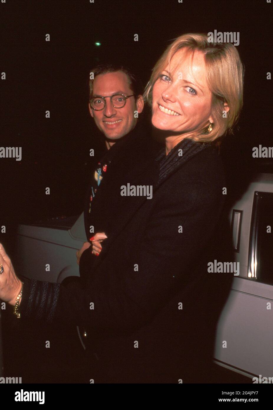 Cheryl Tiegs et Tony Peck lors de la première de 'Valmont' Los Angeles à l'Academy Theatre de Beverly Hills, Californie 14 novembre 1988 crédit: Ralph Dominguez/MediaPunch Banque D'Images