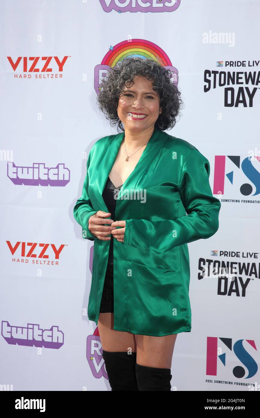 Silvia Vasquez-Lavado arrive à OUTLOUD: Raising Voices au Los Angeles  Memorial Coliseum le 6 juin 2021 à Los Angeles, Californie. Crédit : prise  de vue Arry/accès photo Photo Stock - Alamy