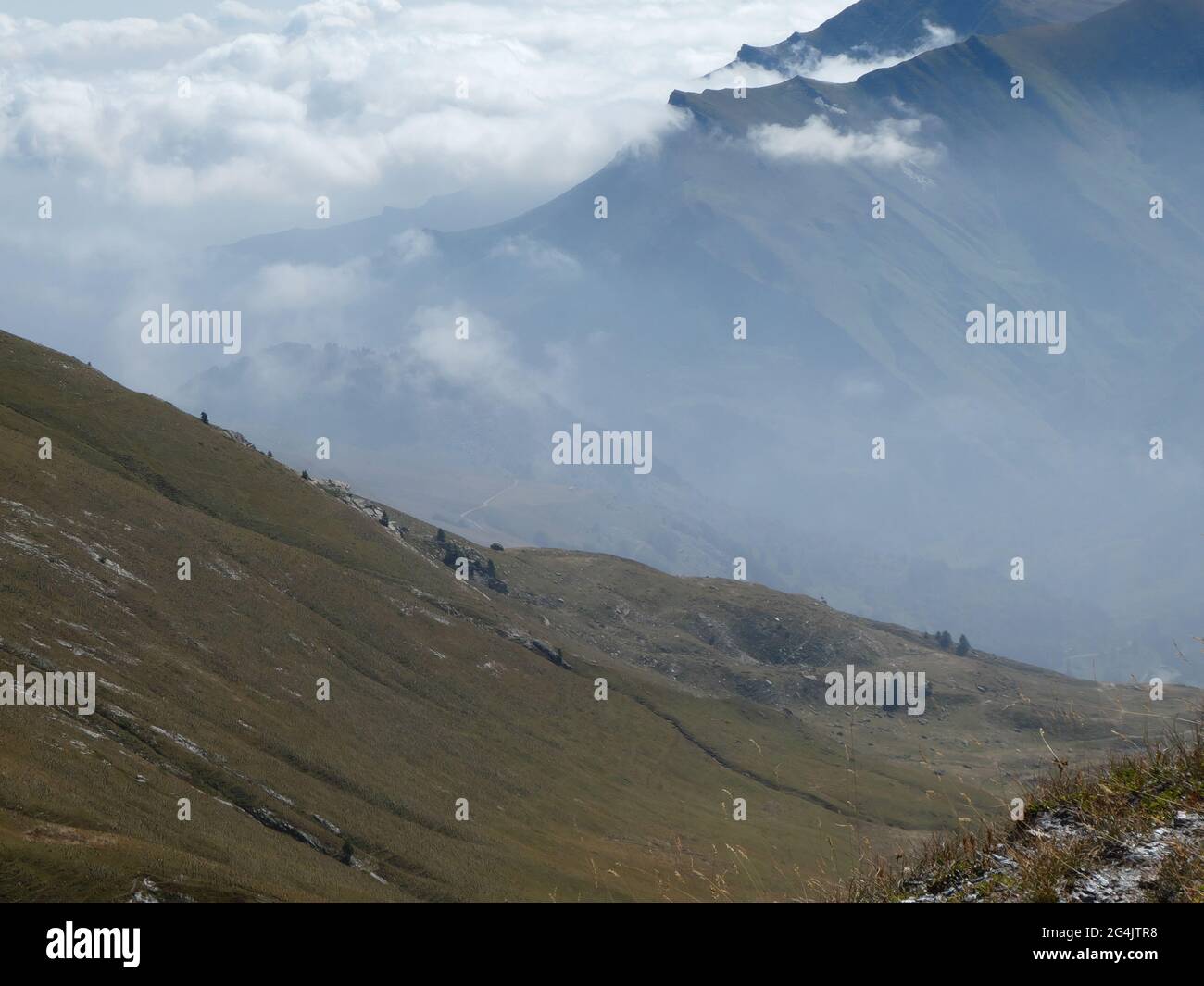 Vue panoramique sur la montagne près de Colle Sibolet dans la vallée de  Maira Photo Stock - Alamy