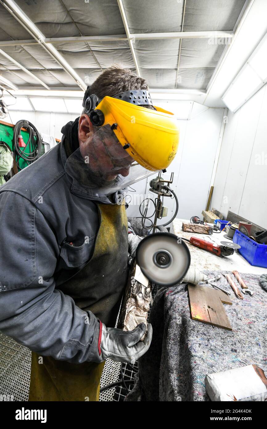 La fonderie d'art de Bocquel à Grainville Bocquel Ymauville, où sont réalisés les trophées du Cesar Award Banque D'Images