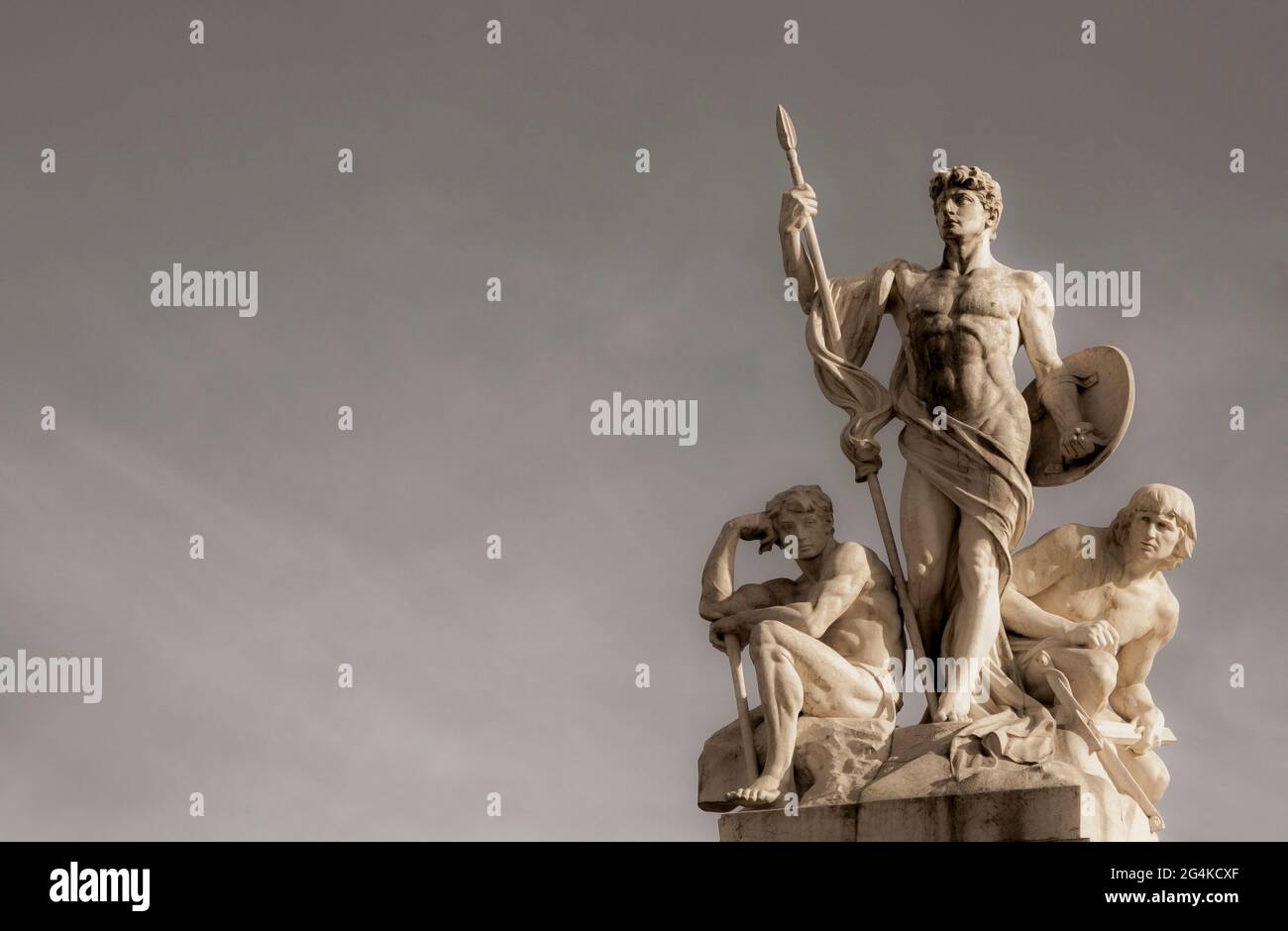 Statue masculine sur une place de Rome, Italie Banque D'Images