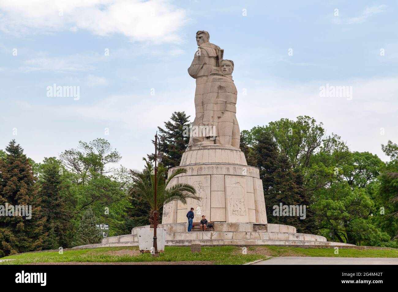 Varna, Bulgarie - Mai 16 2019: Le Panthéon est situé dans le jardin de la mer de la ville. Le monument a été construit en l'honneur des combattants fascistes tombés Banque D'Images