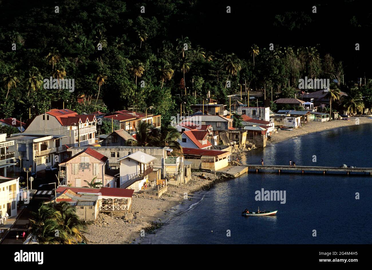 ANTILLES FRANÇAISES. GUADELOUPE, VILLAGE DE DESHAIES, VILLAGE DE