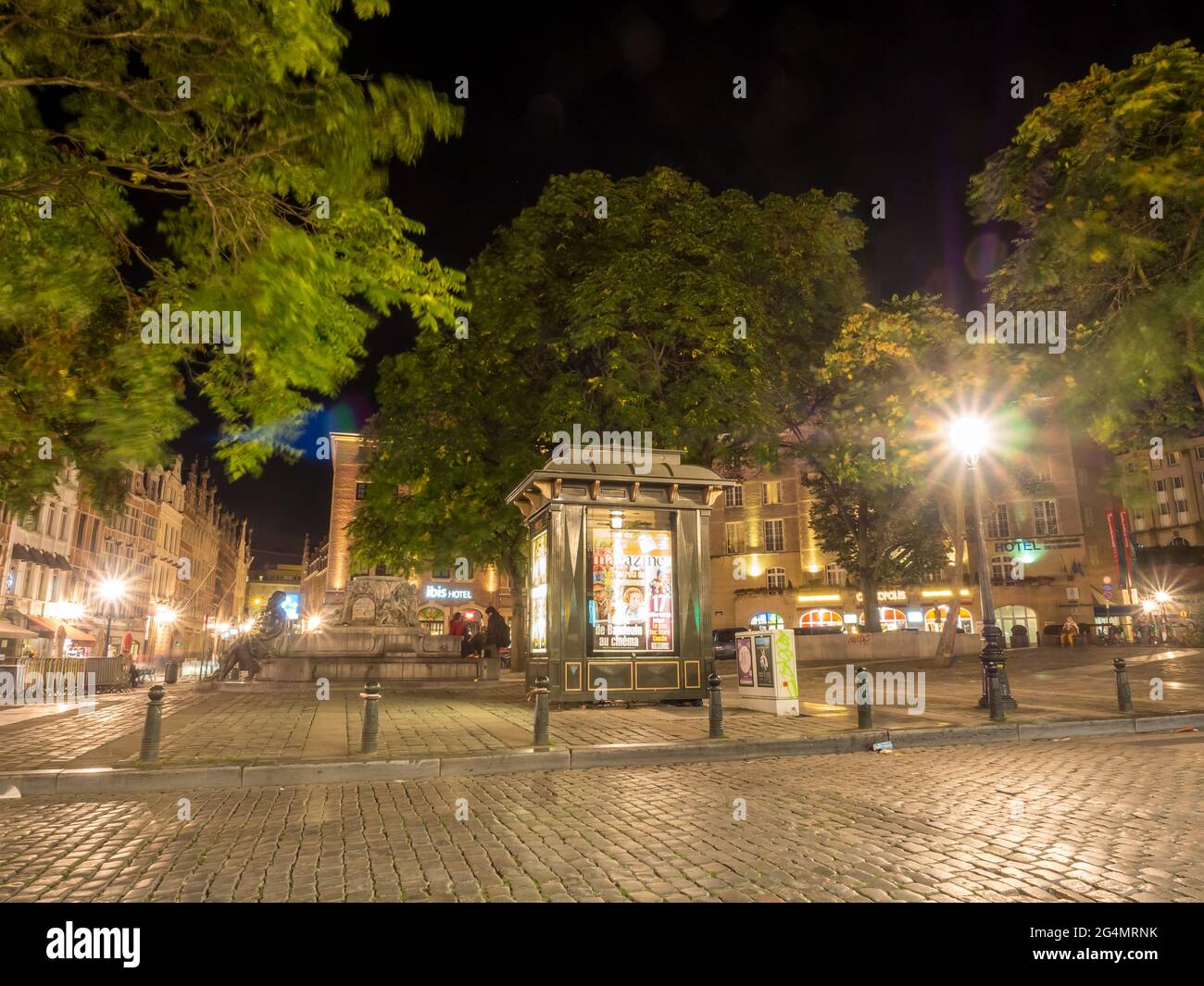 BRUXELLES - SEPTEMBRE 30 : scène paisible de la ville de nuit à Bruxelles, dans la région de la célèbre Grand-place, en Belgique, a été prise le 30 septembre 2015. Banque D'Images