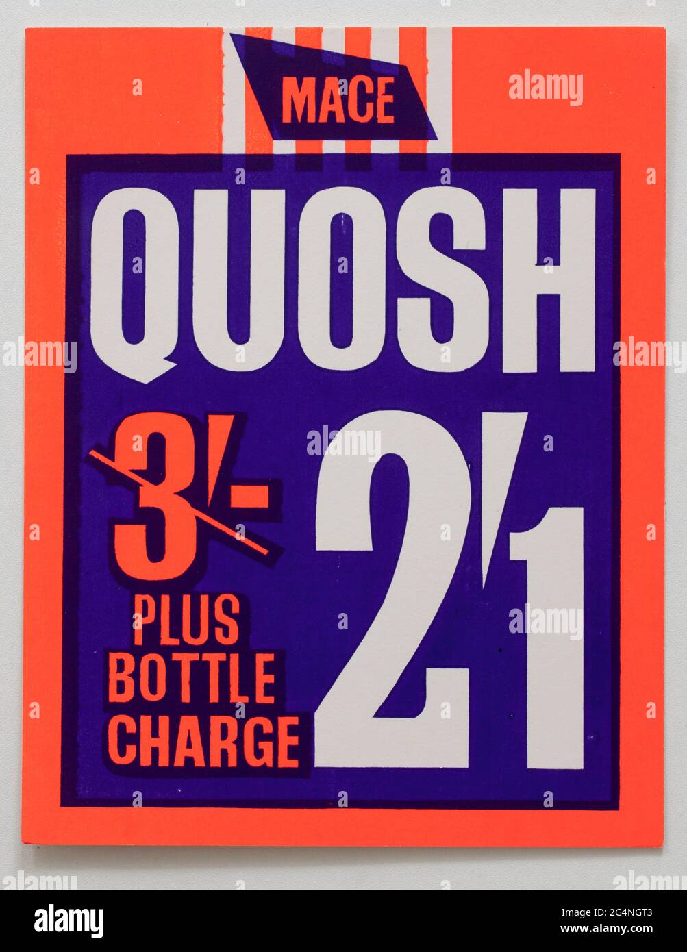 Carte d'affichage des prix de la boutique vintage des années 1960 - boisson Quosh Banque D'Images