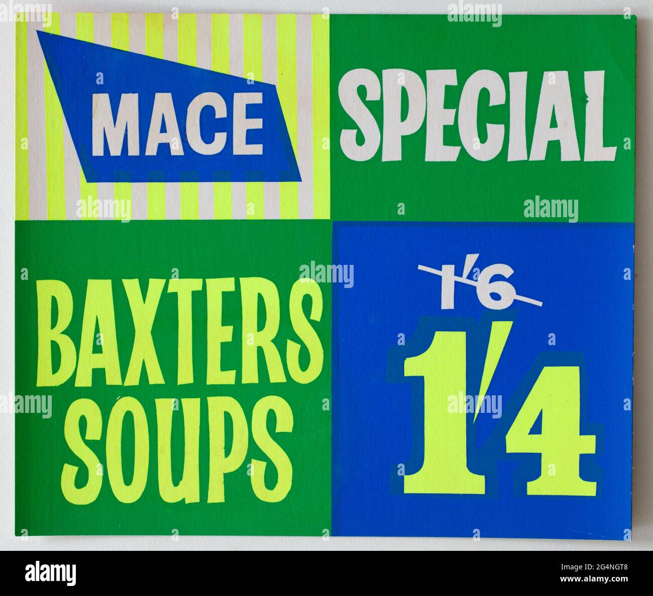 Carte d'affichage des prix du Mace Shop vintage des années 1960 - soupes Baxters Banque D'Images