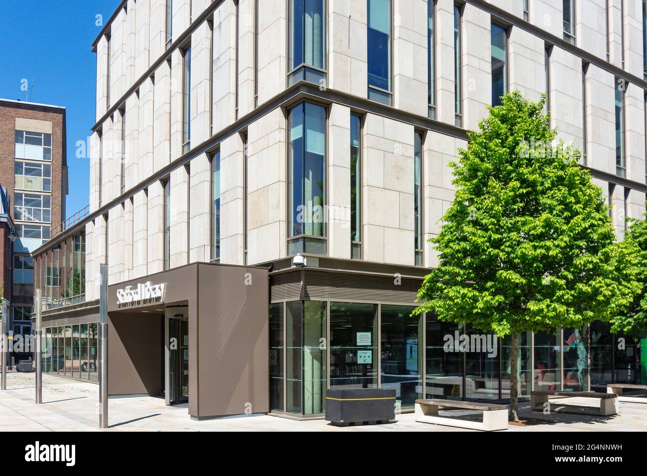 Staffordshire County Council / Library Building, Tipping Street, Stafford, Staffordshire, Angleterre, Royaume Uni , Banque D'Images