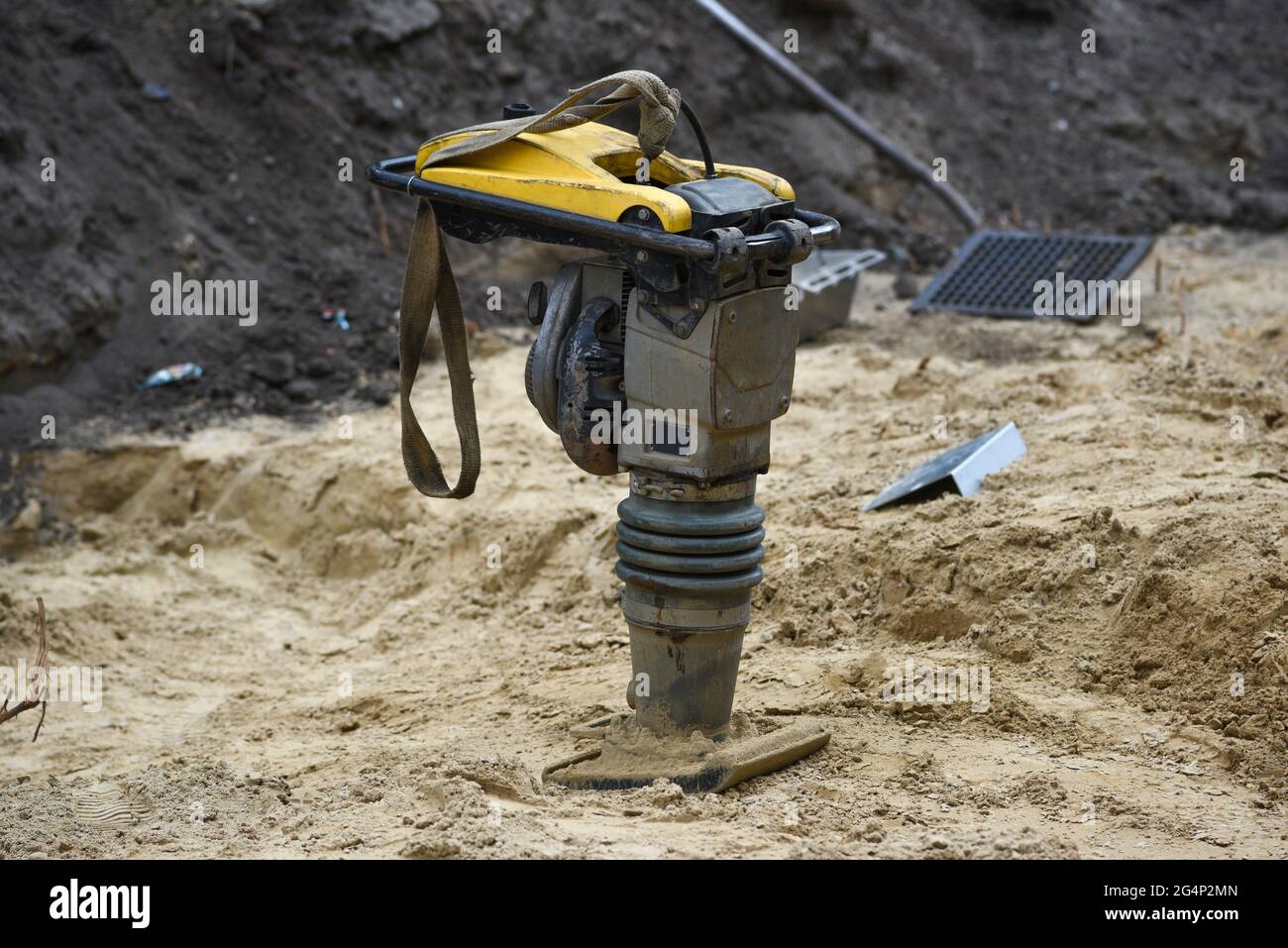 Machine pour le compactage du sol sur le chantier Photo Stock - Alamy