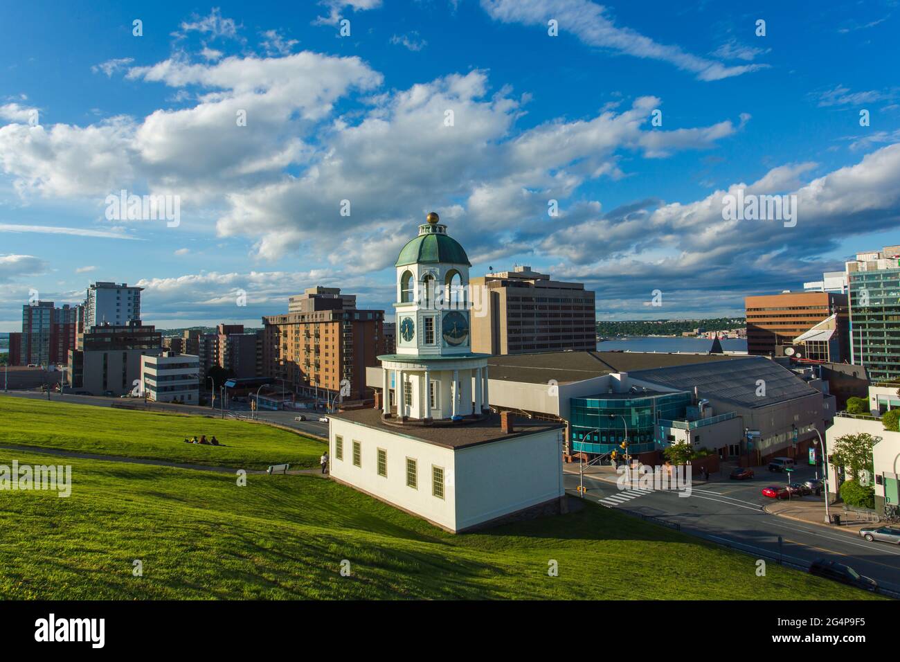 L'emblématique ville de 120 ans horloge Halifax, un monument historique de Halifax, Nouvelle-Écosse. Centre-ville de Halifax, vue depuis Citadel Hill surplombant le T. Banque D'Images