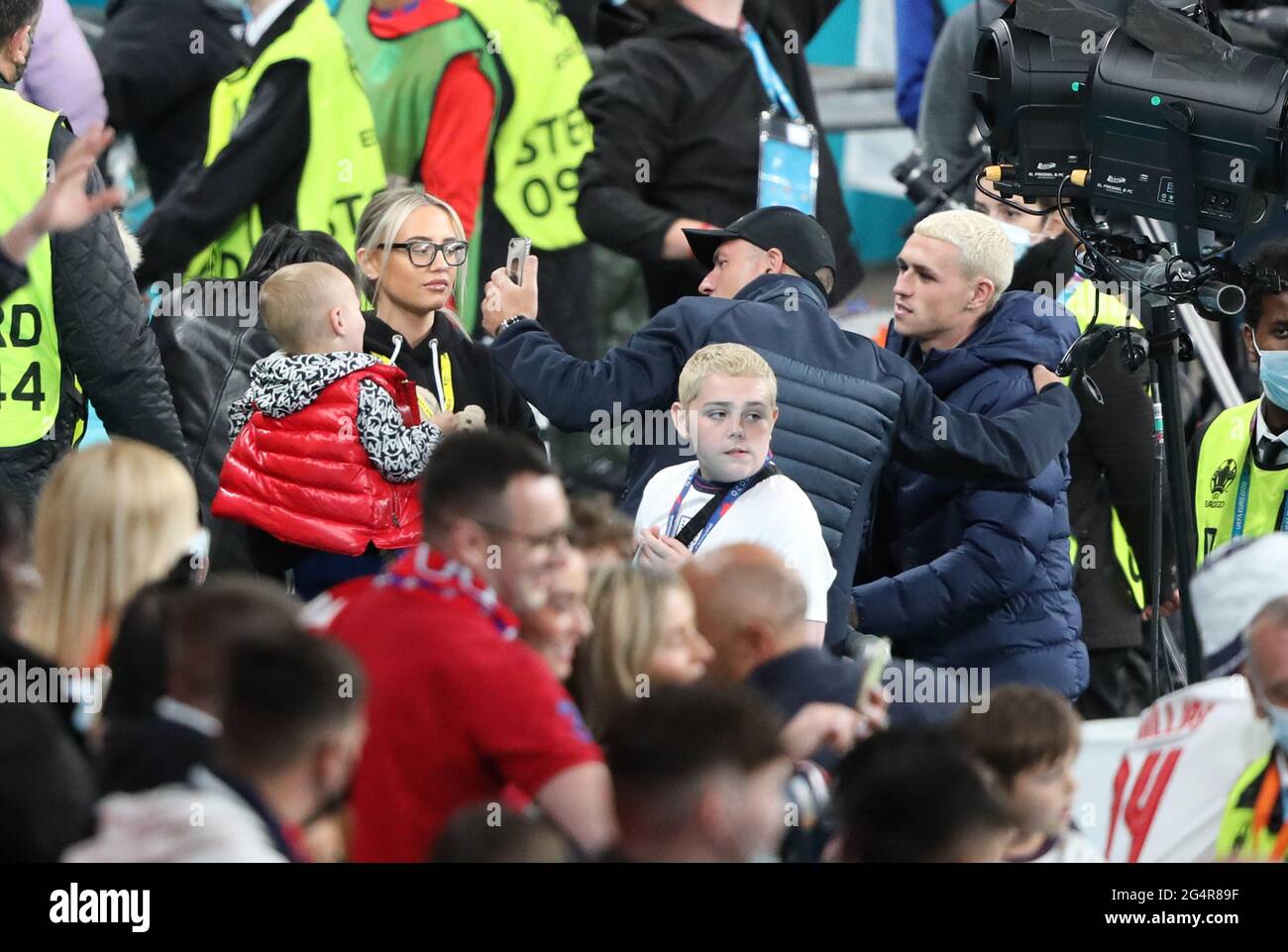 Londres, Royaume-Uni. 22 juin 2021. Phil Foden avec des amis de la République tchèque contre l'Angleterre UEFA EURO 2020 Group D match au stade Wembley, Londres, Royaume-Uni, le 22 juin 2020. Crédit : Paul Marriott/Alay Live News Banque D'Images