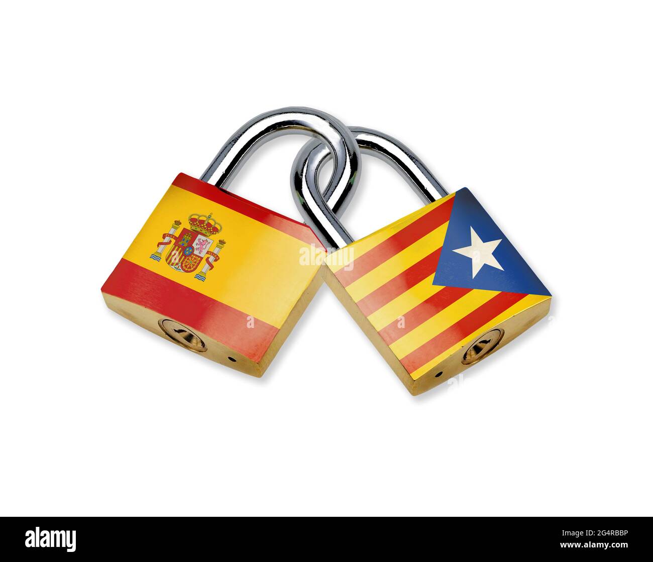 Cadenas emboîtés avec drapeau de l'Espagne et drapeau de la Catalogne isolé sur fond blanc. Image conceptuelle du conflit d'indépendance. Espagnol Banque D'Images
