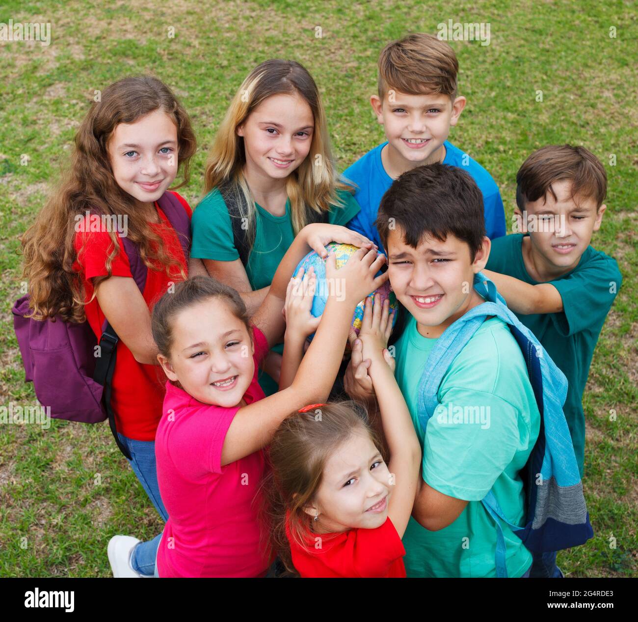 Apprentissage de la géographie dans le parc. Banque D'Images