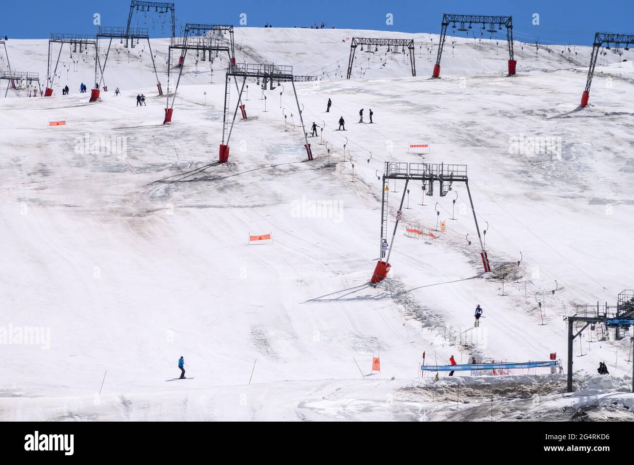 Station de sports d'hiver les deux Alpes avec couverture de neige toute l'année et glacier skiable à 3600 m d'altitude en été Banque D'Images