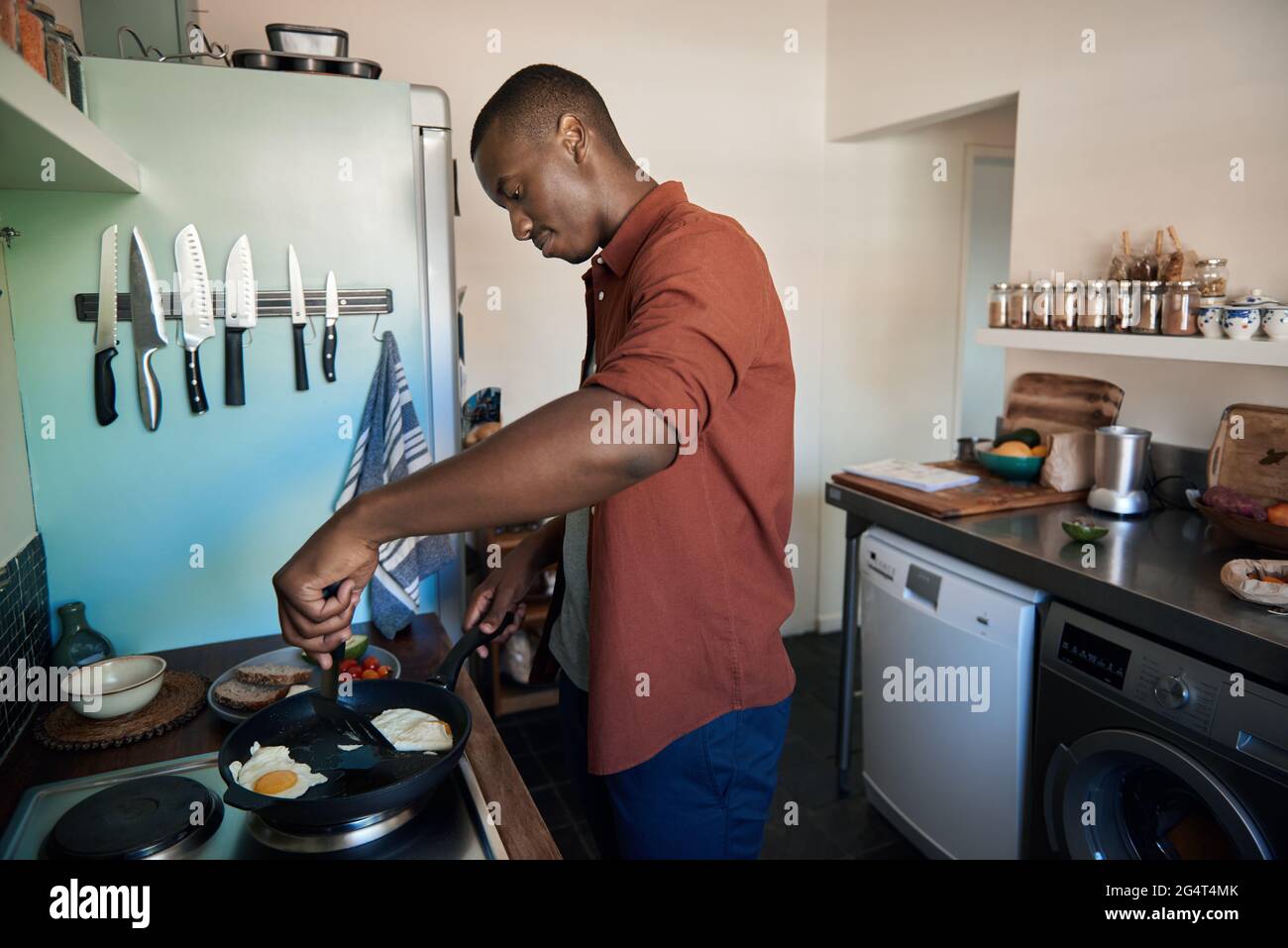 Black african cooking Banque de photographies et d'images à haute  résolution - Alamy
