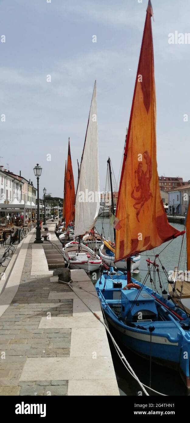 Bateaux anciens sur le port du canal Leonardesque à Cesenatico en Émilie-Romagne en Italie Banque D'Images