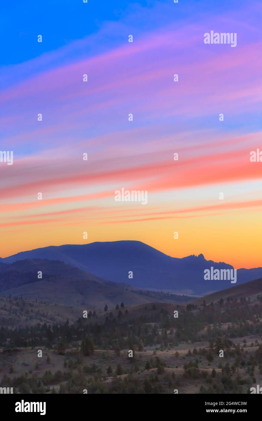 lever de soleil sur la montagne géante en sommeil près de helena, montana Banque D'Images