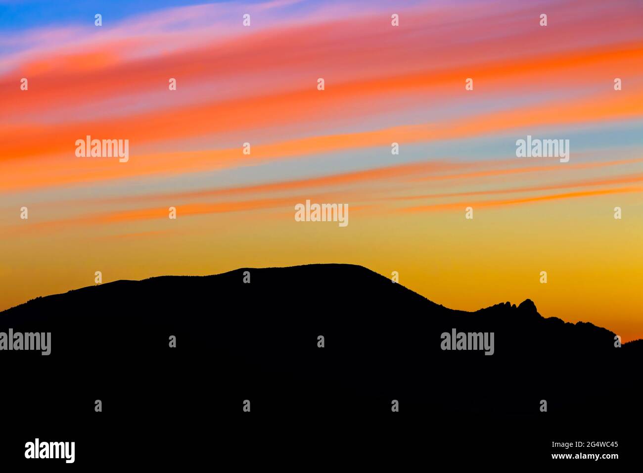 lever de soleil sur la montagne géante en sommeil près de helena, montana Banque D'Images