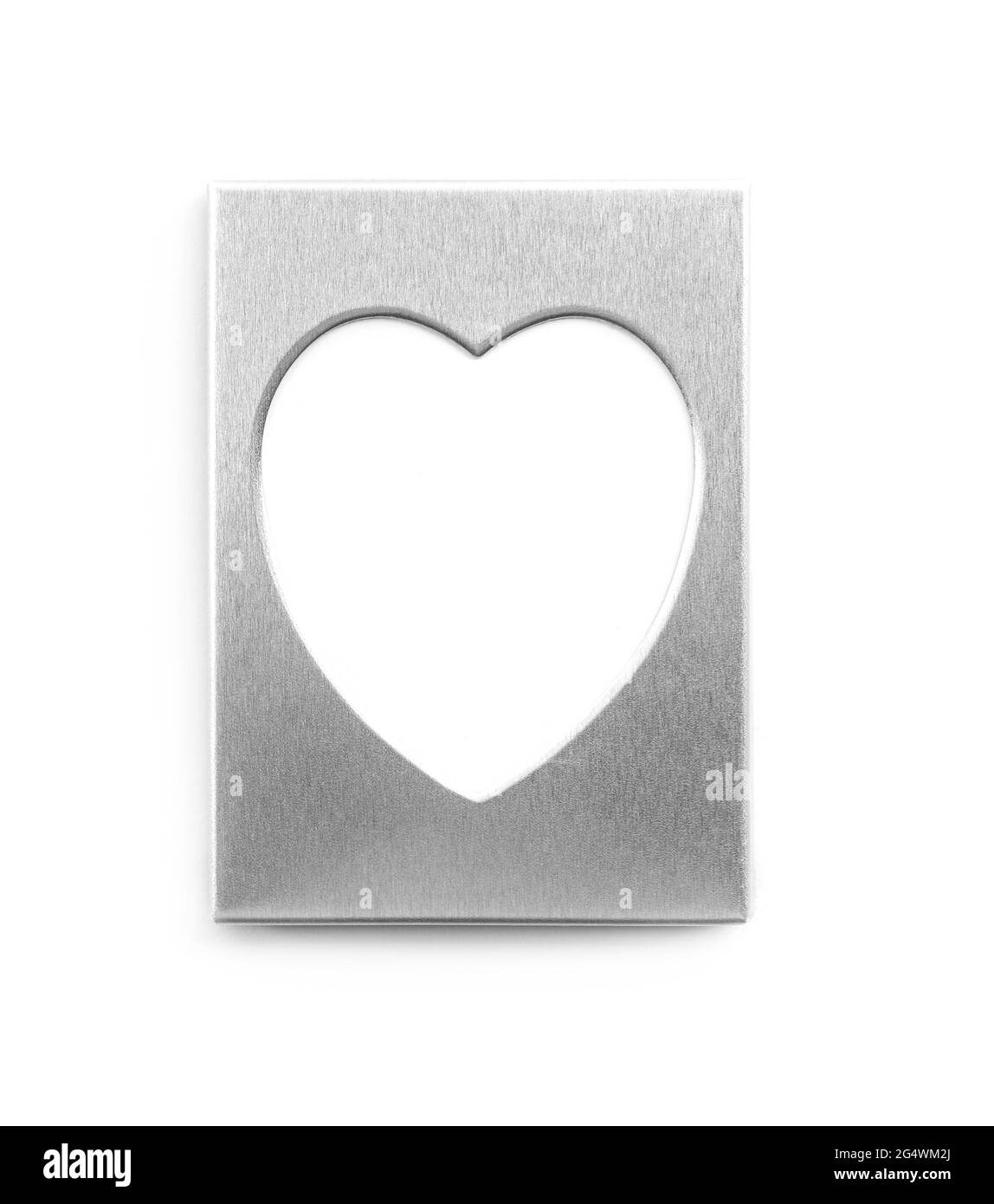 Cadre argenté en forme de coeur isolé sur fond blanc Banque D'Images Cadre argenté en forme de coeur isolé sur fond blanc Banque D'Images