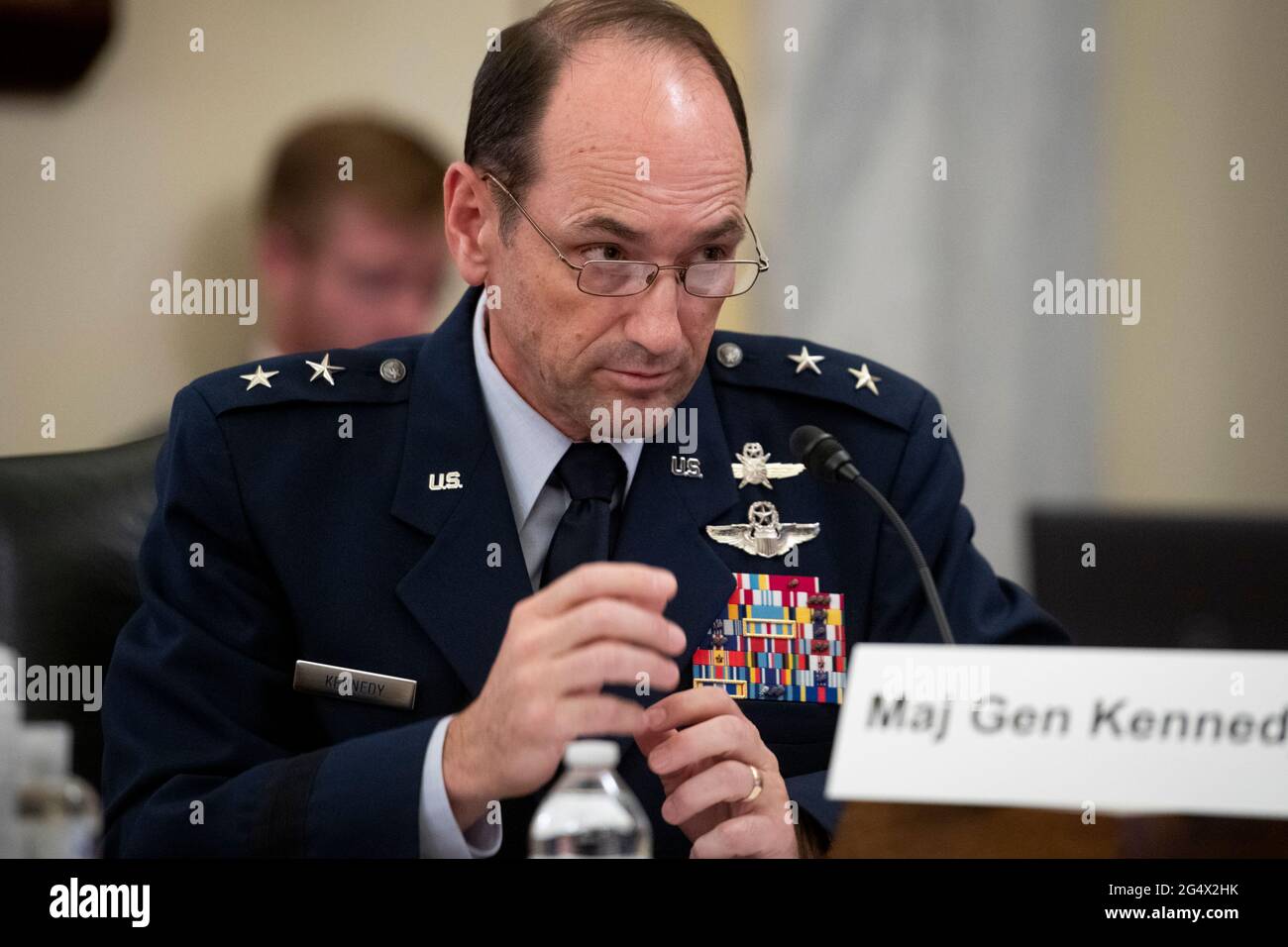 Le général de division Kevin Kennedy, directeur des opérations, United States Cyber Command, comparaît devant une audience du Comité sénatorial sur les services armés - sous-comité sur la cybersécurité pour examiner les récentes attaques de ransomware, dans l'immeuble du Bureau du Sénat Russell à Washington, DC, le mercredi 23 juin 2021. Crédit : Rod Lamkey/CNP/MediaPunch Banque D'Images