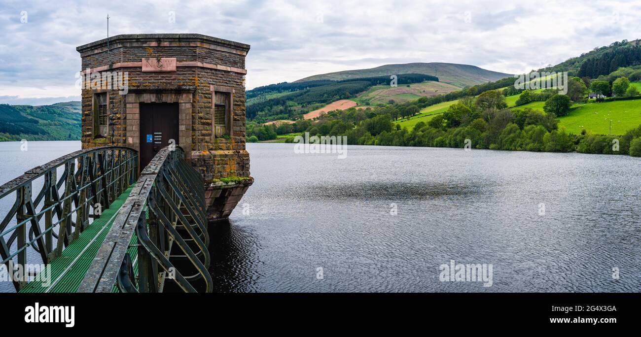 Panorama sur le réservoir de Talybont, Brecon Beacons, pays de Galles, Angleterre Banque D'Images