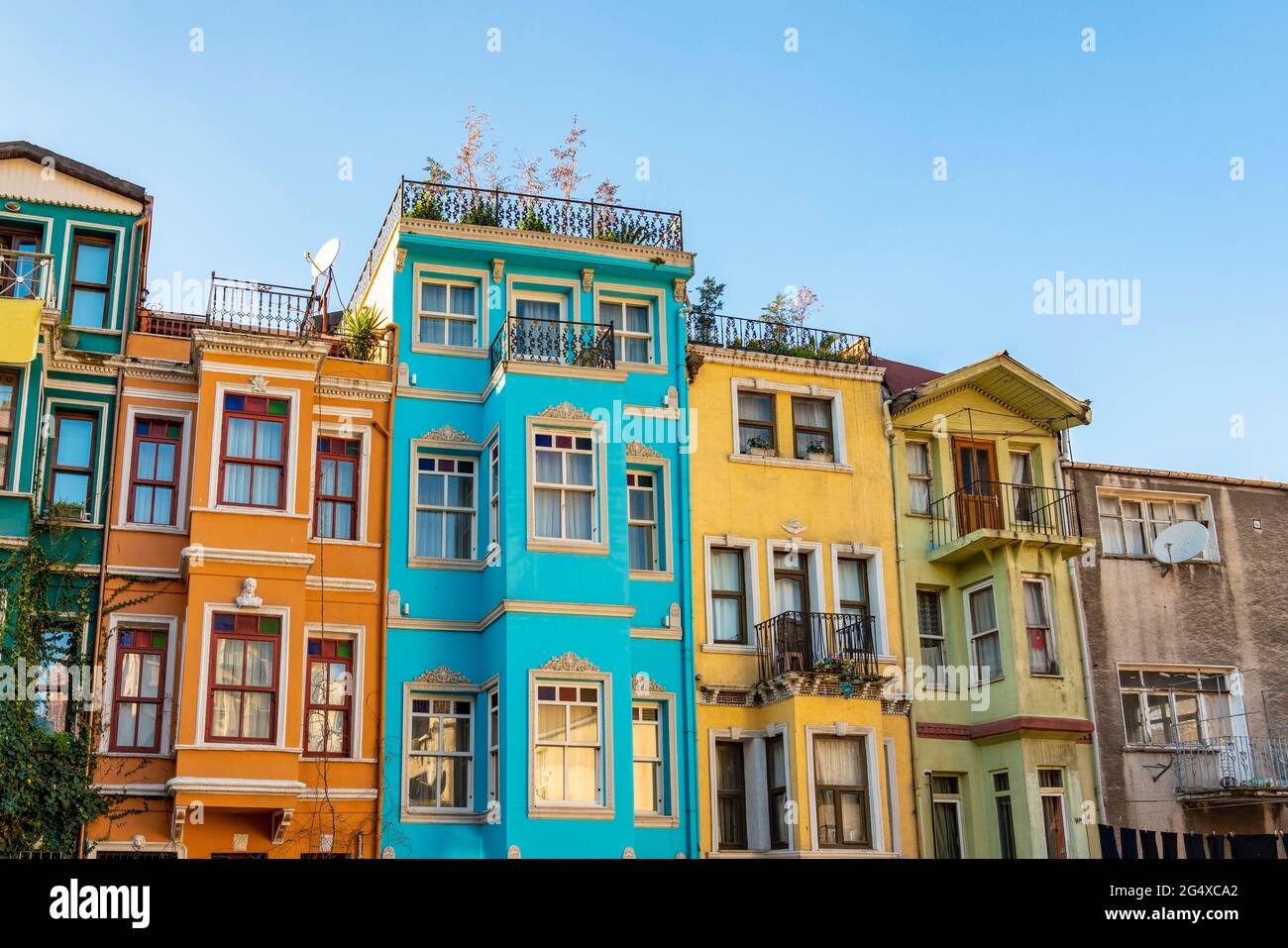 Turquie, Istanbul, maisons de ville colorées dans le quartier de Balat Banque D'Images