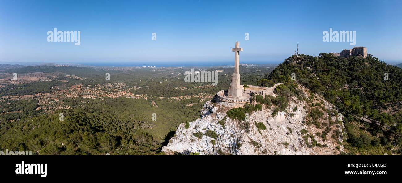 Espagne, Iles Baléares, vue en hélicoptère du sommet du Sanctuaire de Sant Salvador Banque D'Images