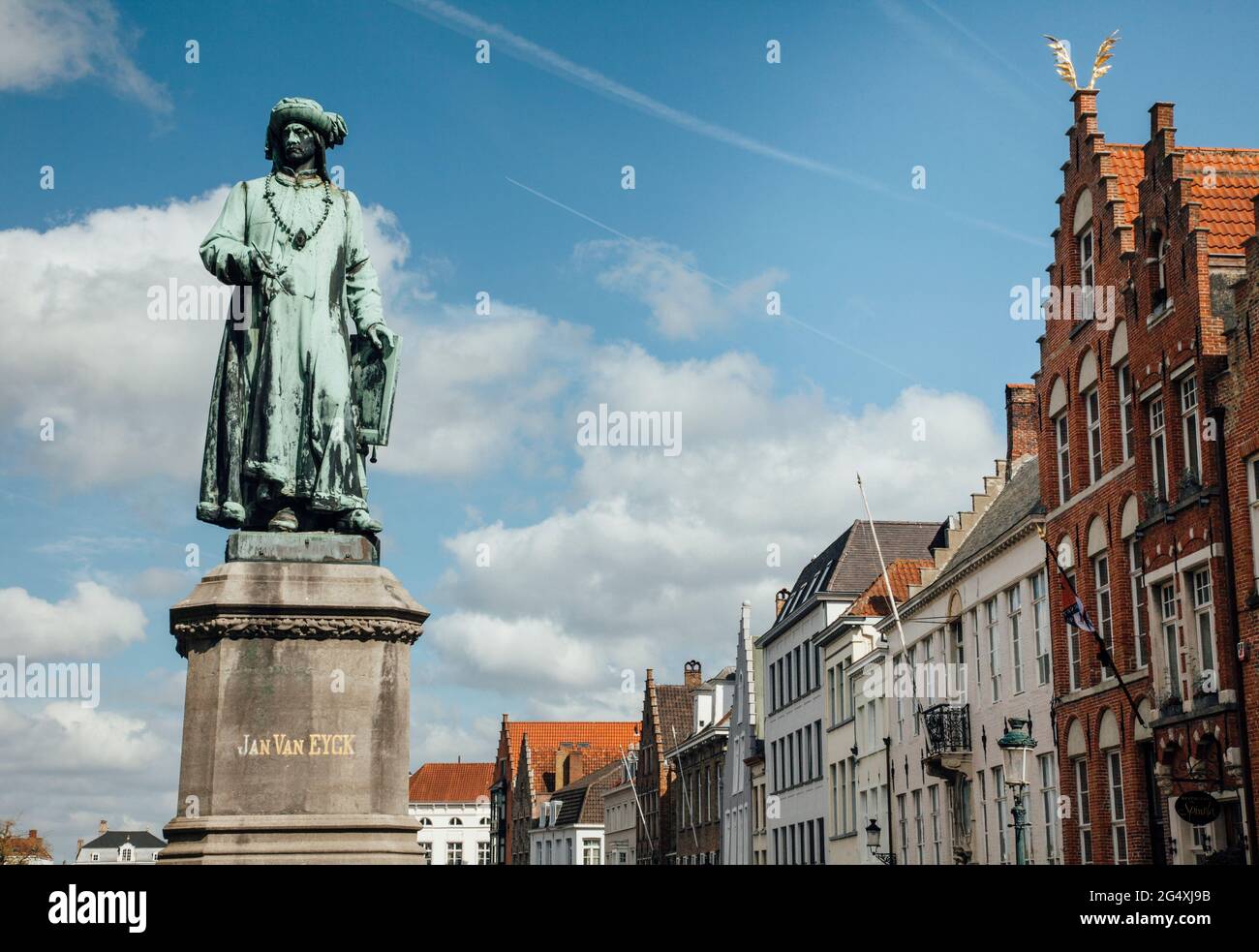 Belgique, Flandre Occidentale, Bruges, Statue de Jan van Eyck Banque D'Images