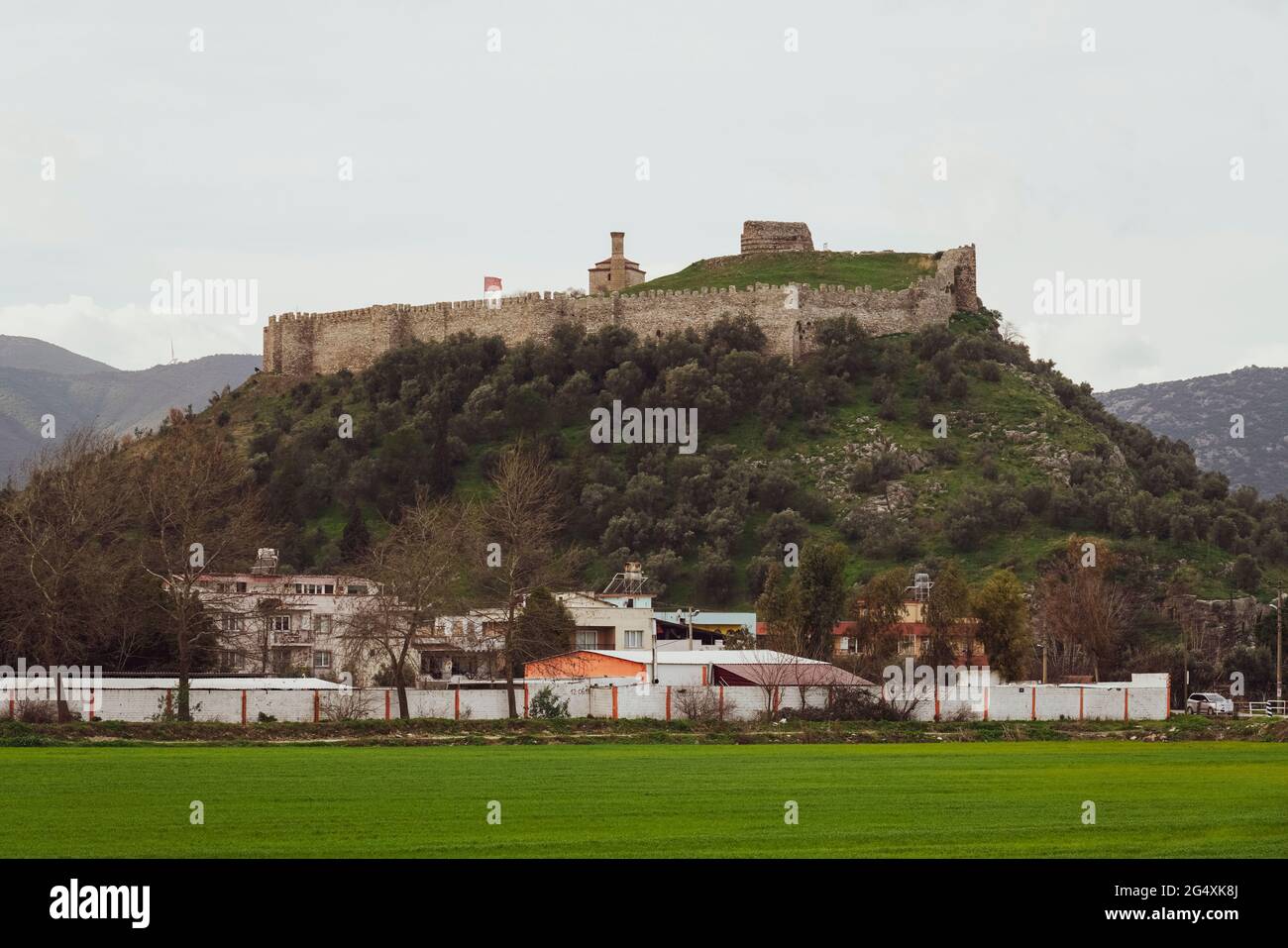 Turquie, province d'Izmir, Selcuk, vue sur le château d'Ayasuluk, situé au-dessus de la colline d'Ayasuluk Banque D'Images