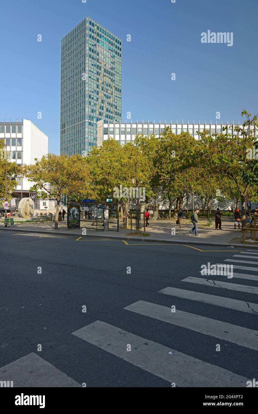 FRANCE, PARIS (75), LA RUE LIME ET LA TOUR JUSSIEU (TOUR ZAMANSKY) Banque D'Images