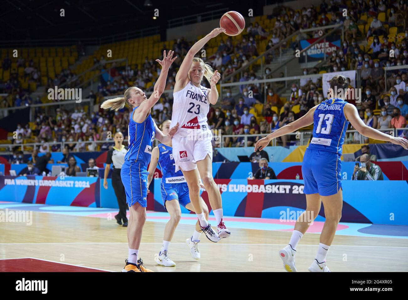Marine JOHANNES (23) de France pendant l'Eurobasket 2021 de la FIBA pour  femmes, quart de finale du match de basket-ball entre la France et la  Bosnie-Herzégovine le 23 juin 2021 à Rhenus