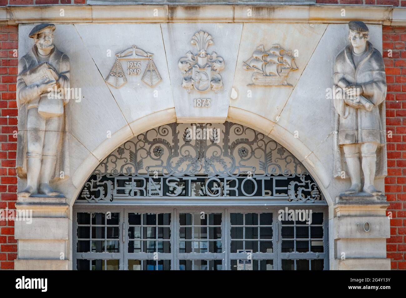 HANOVRE, ALLEMAGNE. 19 JUIN 2021. La maison Ernst Grote éléments de décoration sur la façade. A été construit dans le style gothique en 1873 Banque D'Images