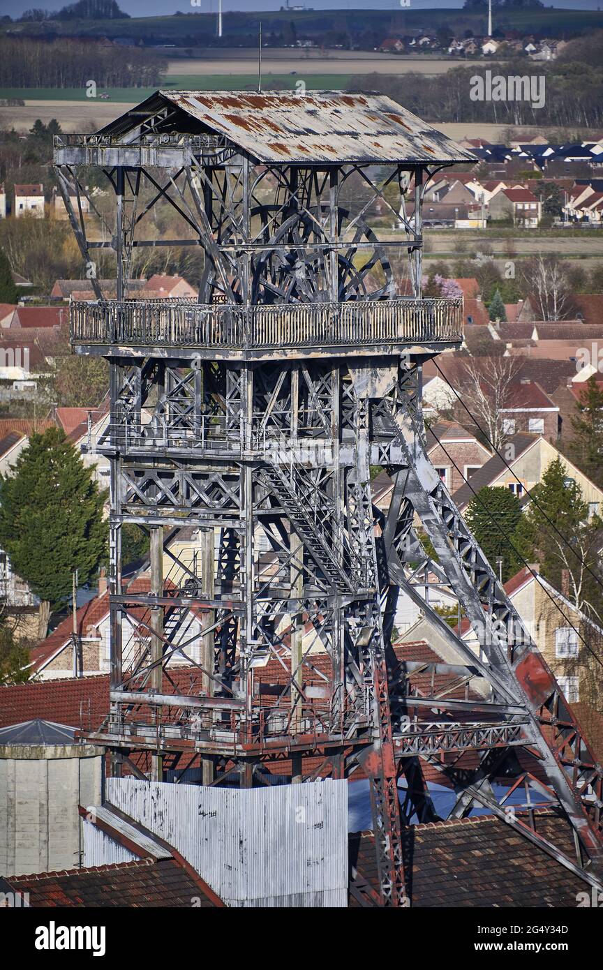 Oignies (nord de la France) : vue d'ensemble de l'un des deux cadres du tas de scories n° 9/9bis. Cet ancien site minier (fermé en décembre 1990) W Banque D'Images