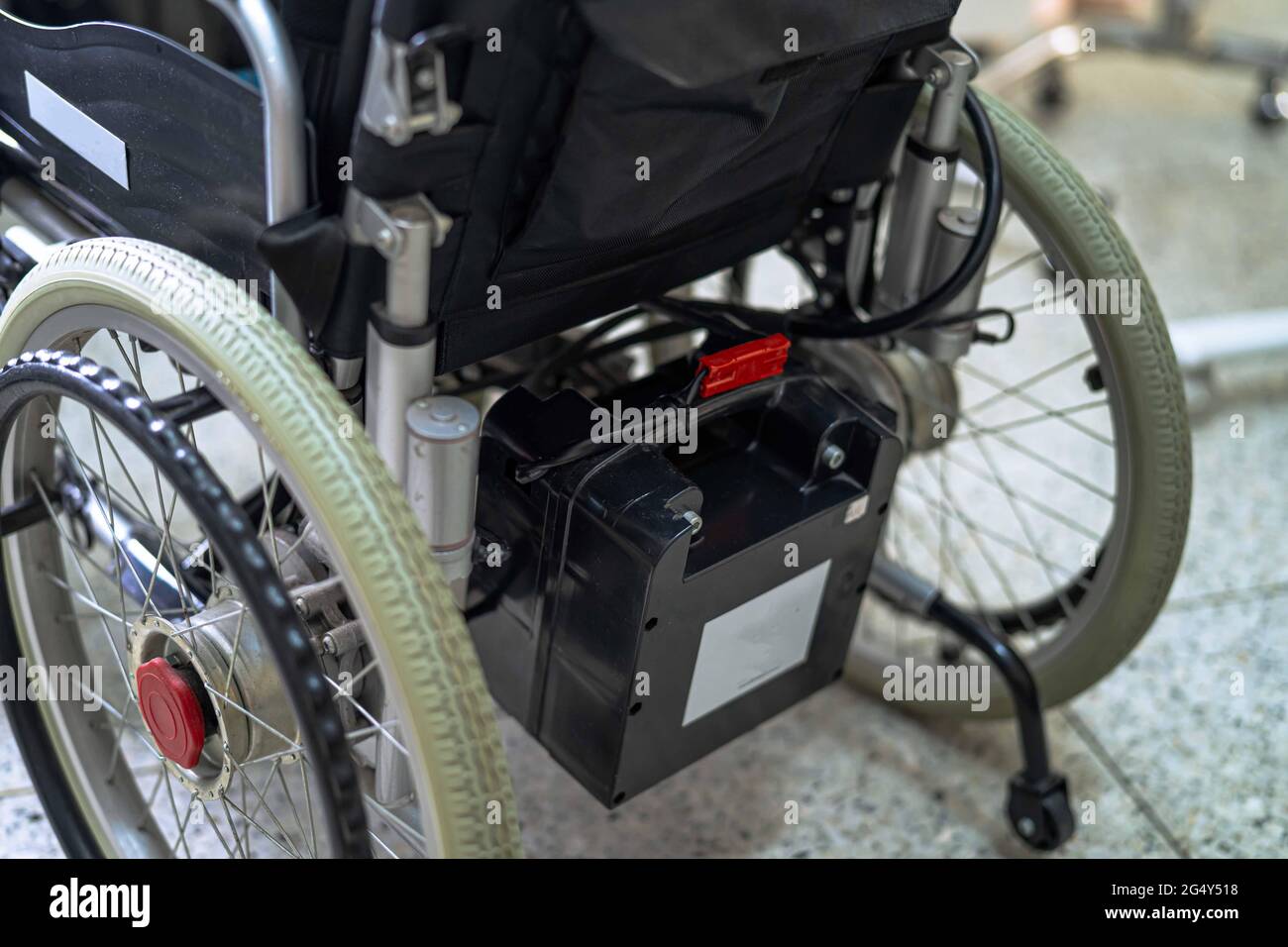 Batterie de fauteuil roulant électrique pour les patients ou les personnes  handicapées à l'hôpital Photo Stock - Alamy