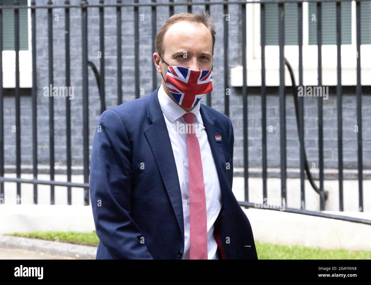 Le secrétaire à la Santé, Matt Hancock, à Downing Street après une réunion pour discuter de la dernière situation de Covid. Banque D'Images