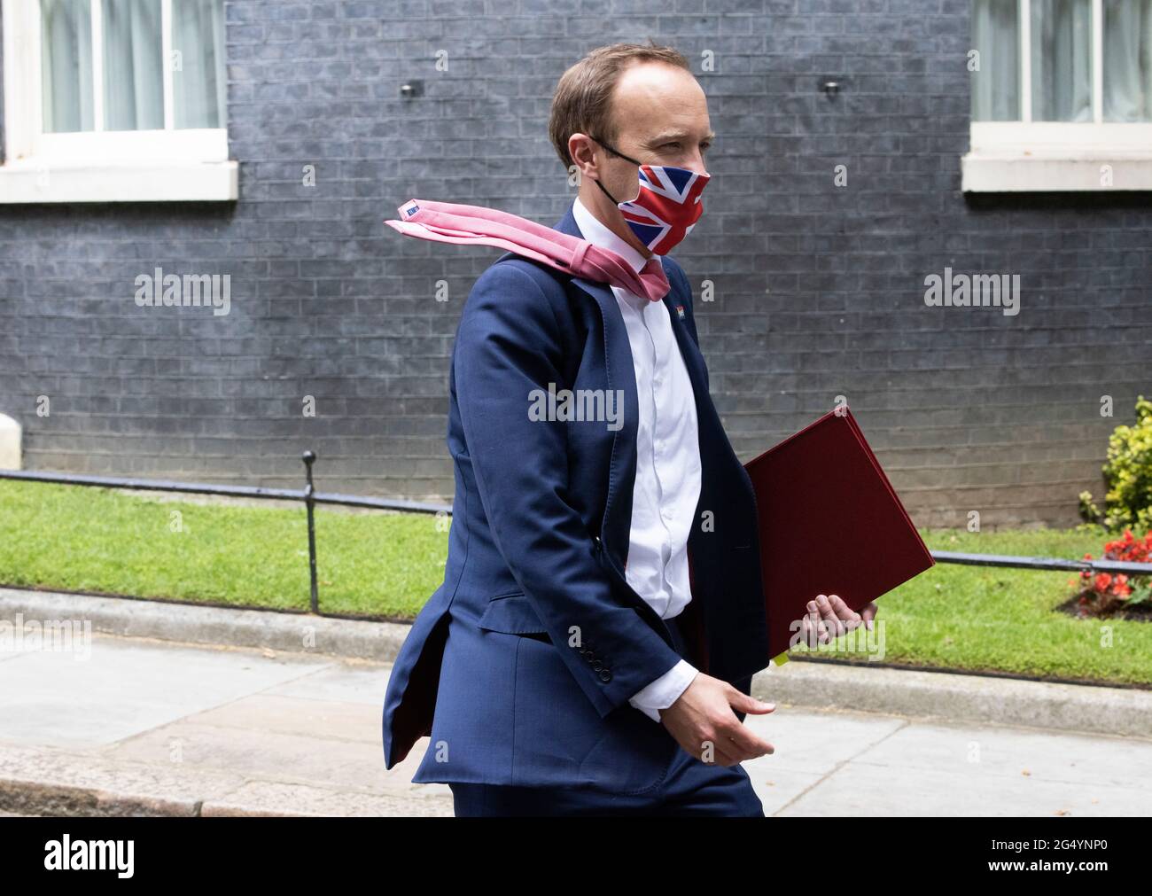Le secrétaire à la Santé, Matt Hancock, à Downing Street après une réunion pour discuter de la dernière situation de Covid. Banque D'Images