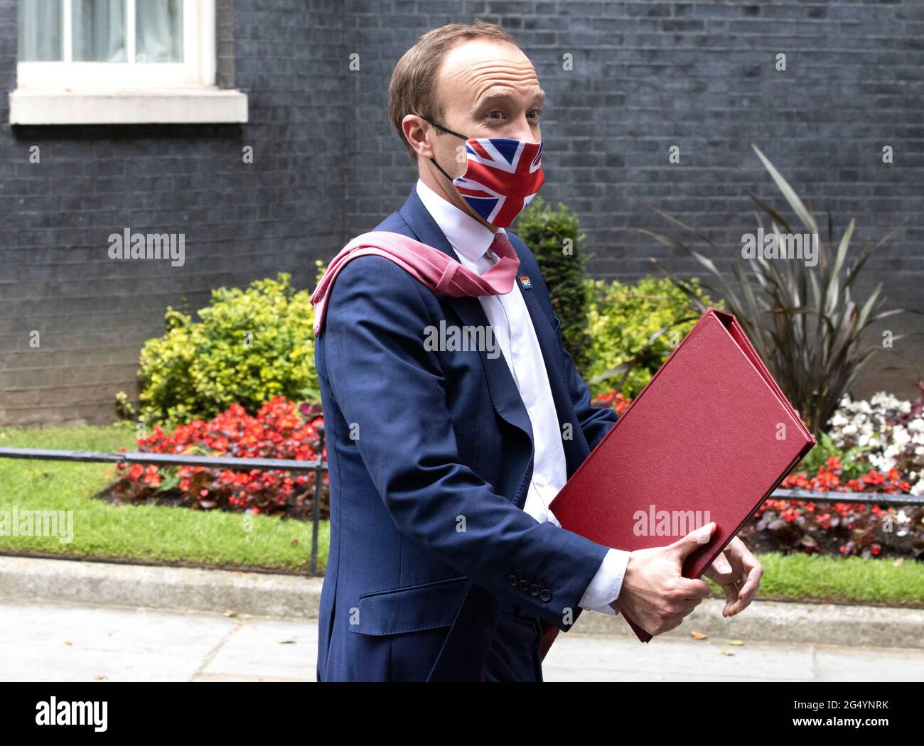 Le secrétaire à la Santé, Matt Hancock, à Downing Street après une réunion pour discuter de la dernière situation de Covid. Banque D'Images