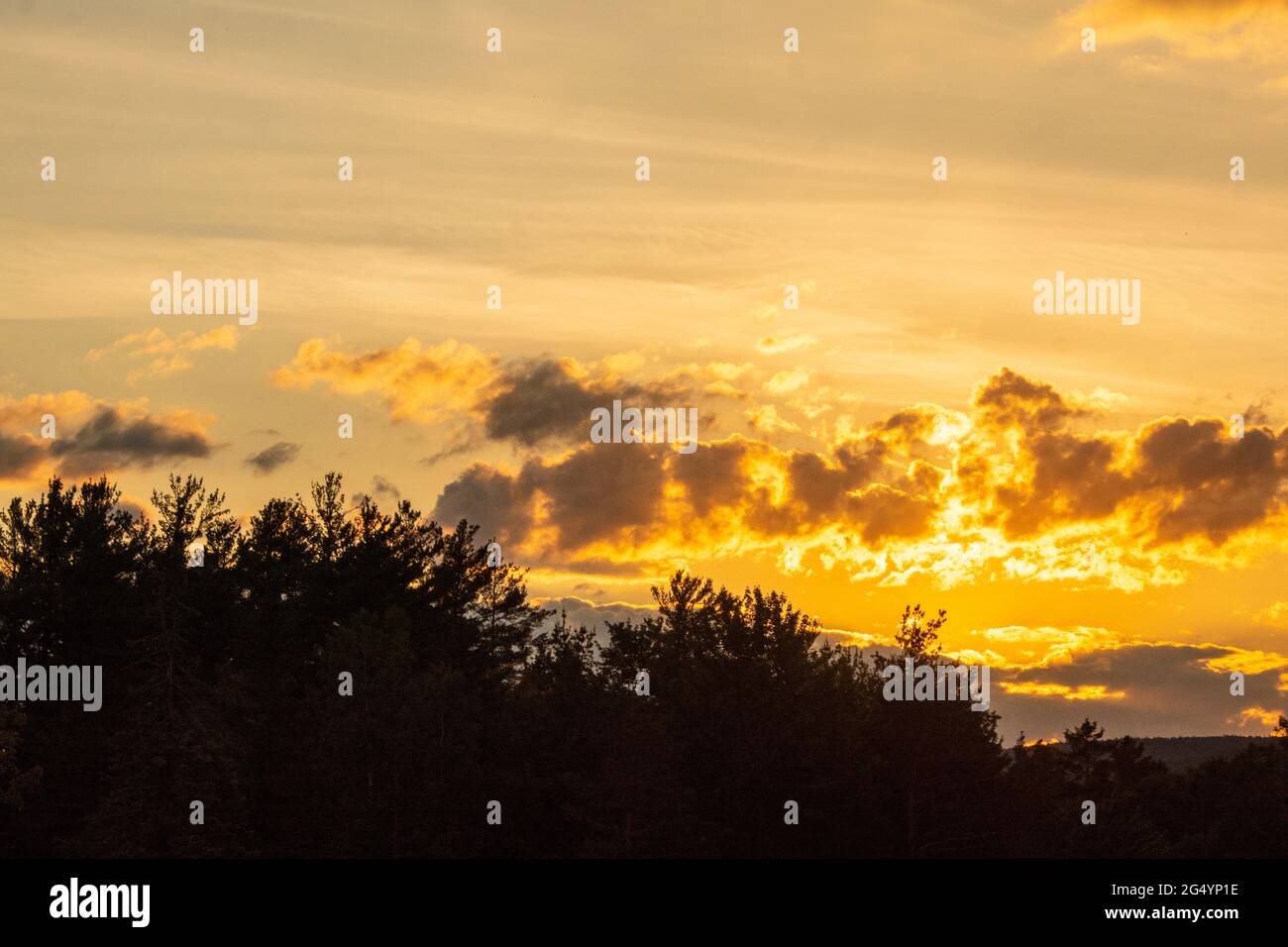 La météo et les nuages sont également spectaculaires avec le coucher du soleil... Banque D'Images