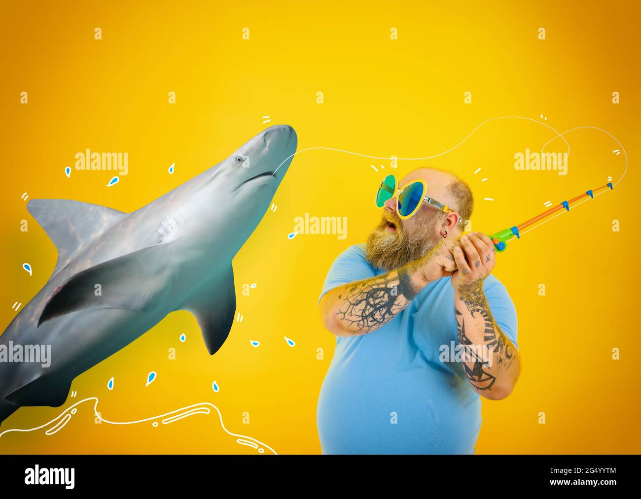 Gros homme peur avec la barbe et les lunettes de soleil attrapé un requin  avec la canne à pêche Photo Stock - Alamy