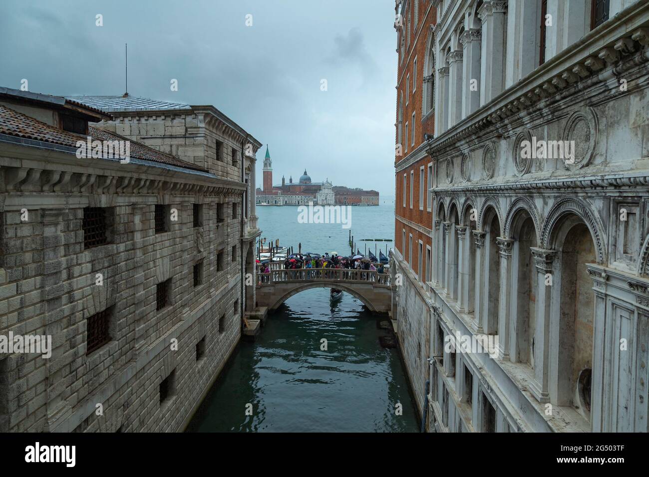 Venise, vue du pont des Soupirs en direction de l'île San Giorgio Maggiore Italie UE Banque D'Images