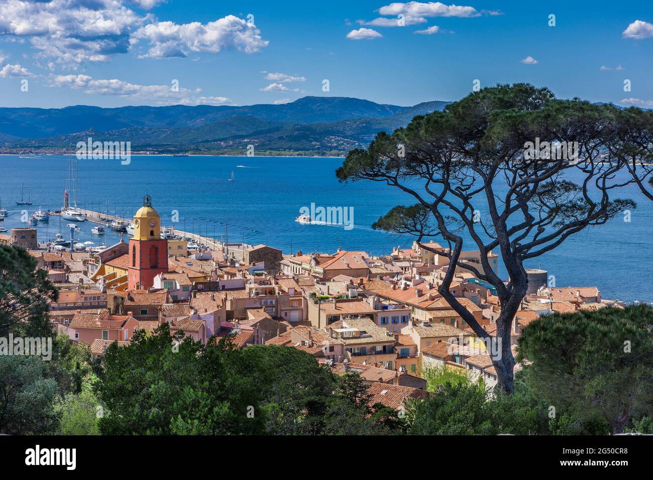 VAR (83) VUE SUR SAINT-TROPEZ DEPUIS LA CITADELLE Banque D'Images