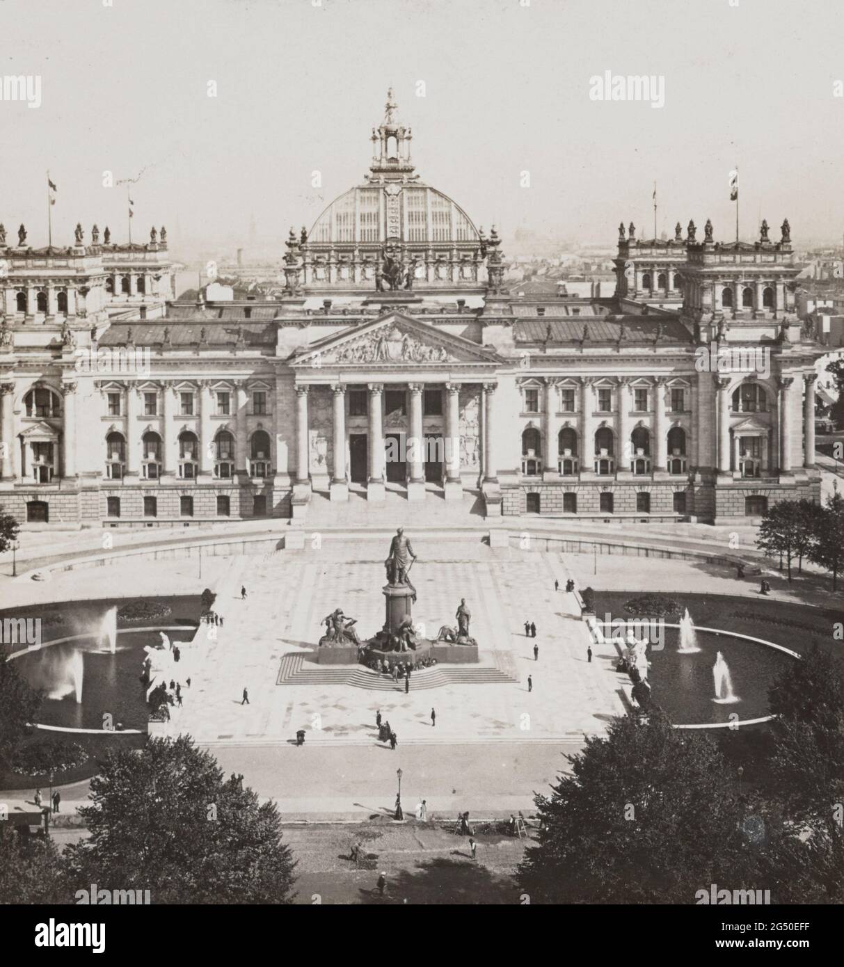 Photo d'époque du vieux Berlin. Le nouveau bâtiment Reichstag. Salle de la Diète impériale (terminée en 1894). Berlin, Allemagne. 1902 Banque D'Images